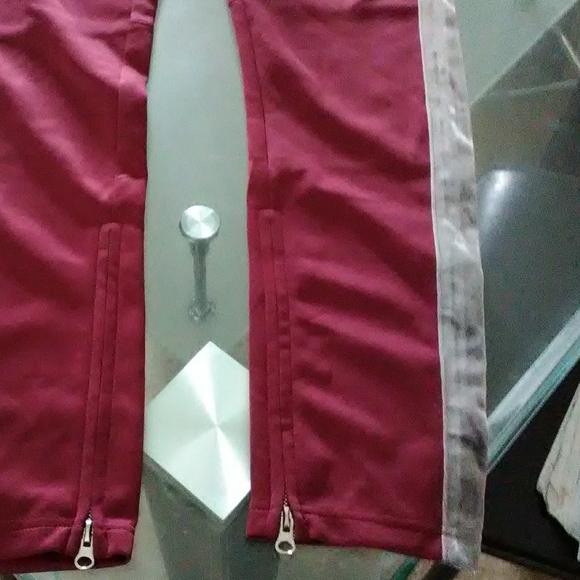 Joggers - Picture 2 of 3